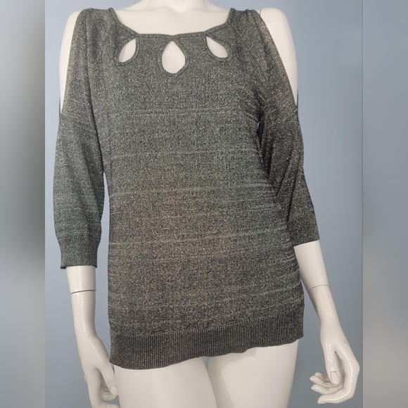 Cable & Gauge 3/4 sleeves cold shoulder metallic treads on black size Large - Picture 8 of 15